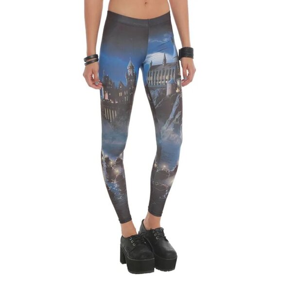 NWT Hot Topic Hogwarts Harry Potter Super Soft Leggings XS - Picture 2 of 5